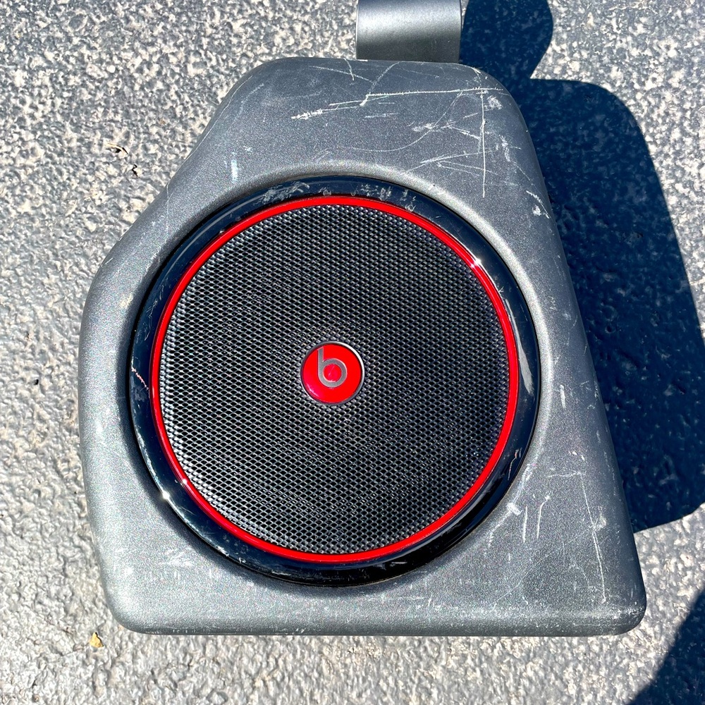 2012 - 2018 CHRYSLER 300 Beats Audio Subwoofer Speaker Box OEM 1WQ34DX9AB A